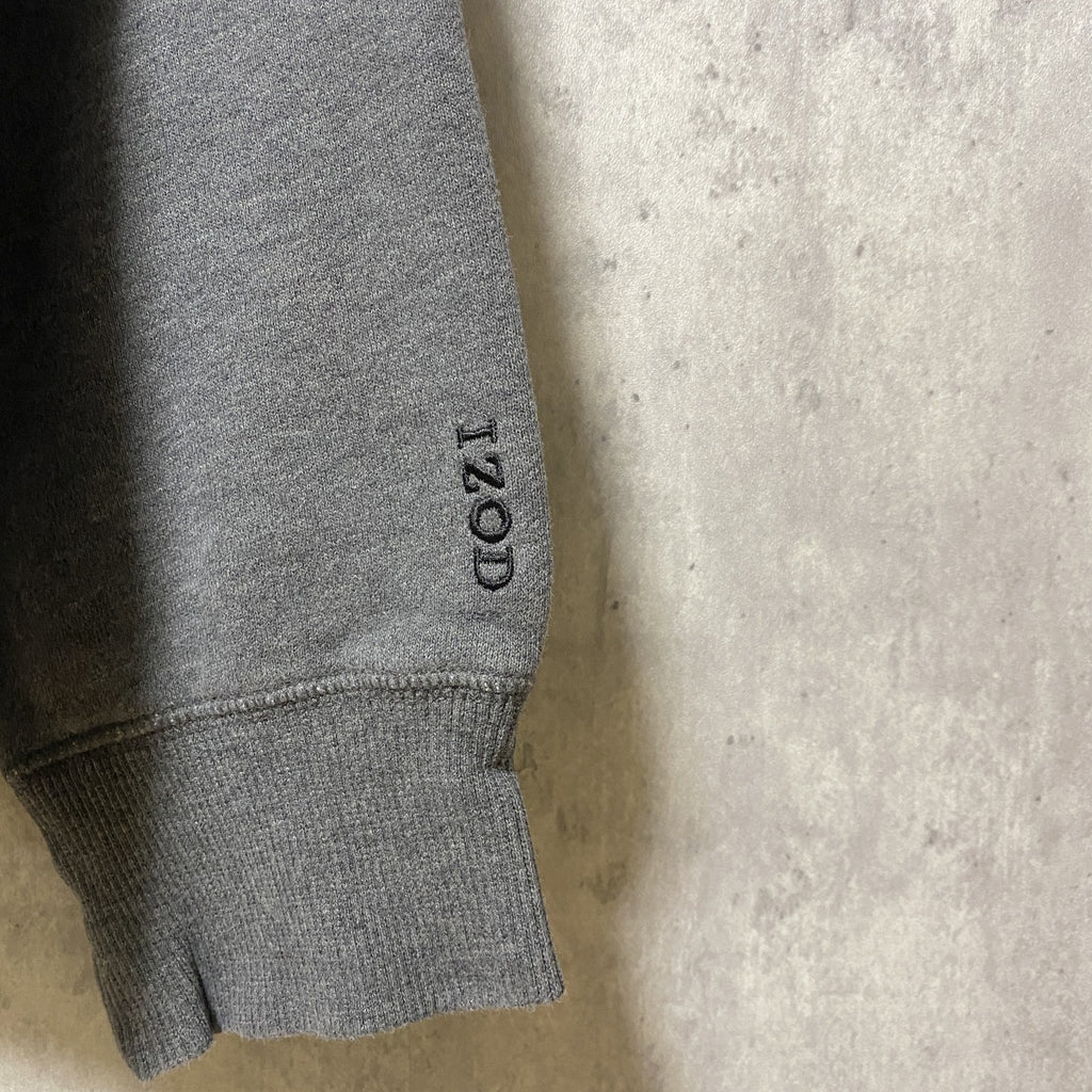 IZOD アイゾッド　長袖ワンポイントロゴ刺繍スウェット　トレーナー　Vガゼット　グレー　灰色　秋冬服　Mサイズ　古着