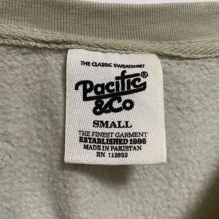 Pacific＆Co　長袖ロゴプリントスウェット　トレーナー　クルーネック　ニュースムーナビーチ　グレー　灰色　Sサイズ　古着