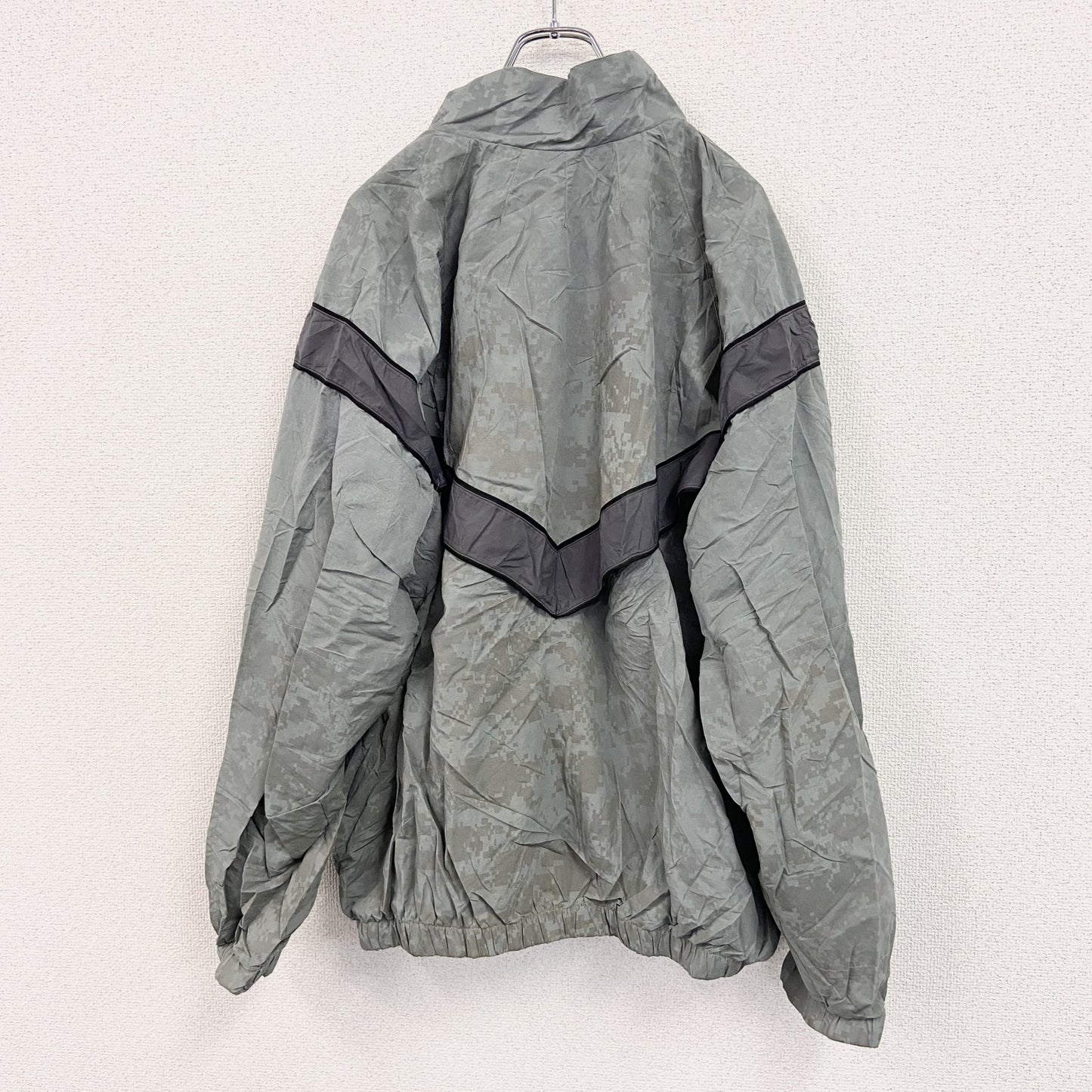 米軍　U.S.ARMY　トレーニングジャケット　ナイロンジャケット　デジカモ　グレー　Lサイズ