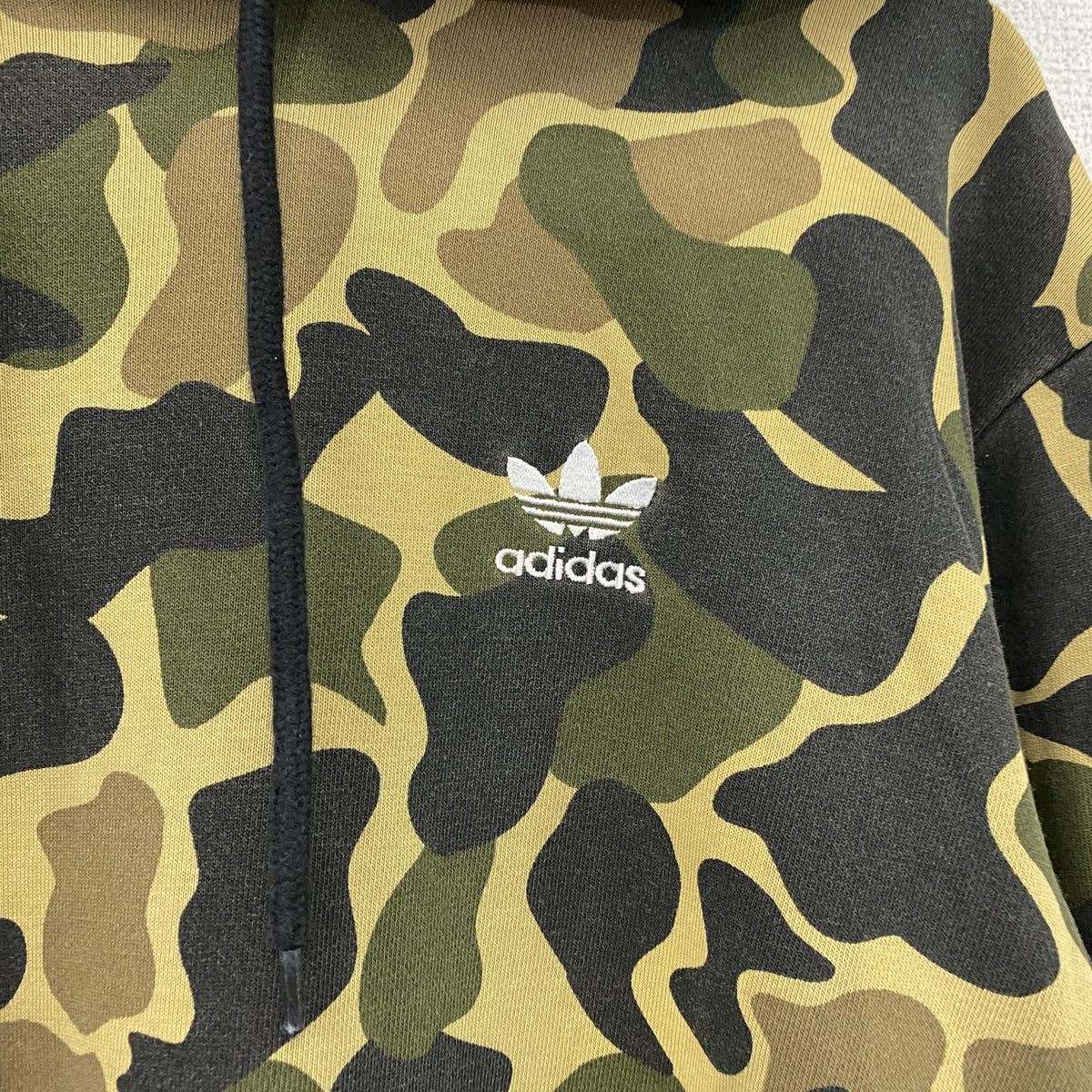 adidas　アディダス　スウェットパーカー/フーディー　迷彩柄　カーキ　古着