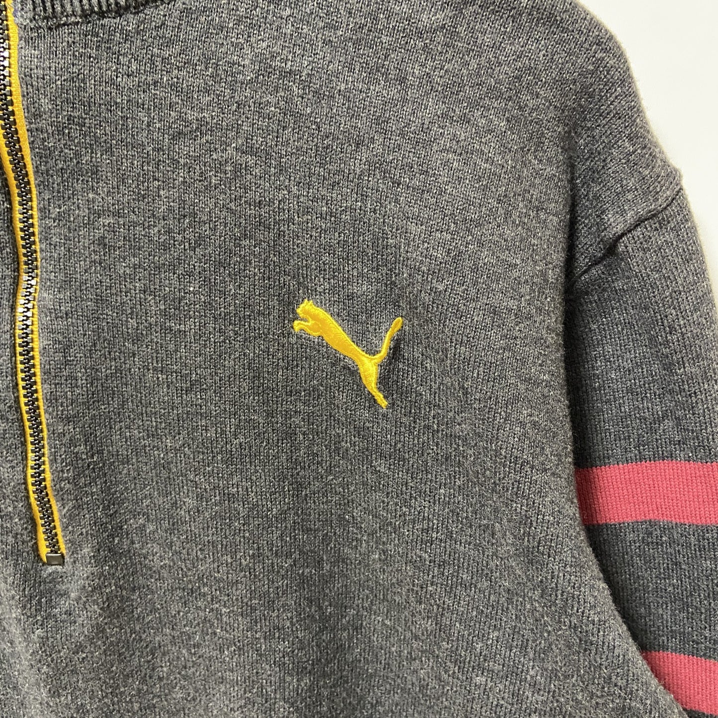 古着 used　puma プーマ　長袖ハーフジップニット　セーター　ワンポイントロゴ刺繍　ライン　カラフル　Sサイズ