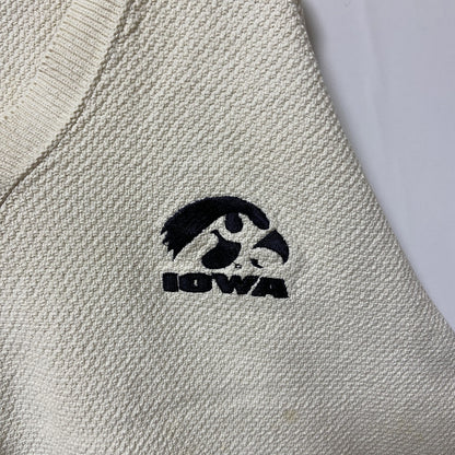 古着 used　Champion チャンピオン　長袖Vネックニット　セーター　ワンポイント刺繍　lowa　XLサイズ