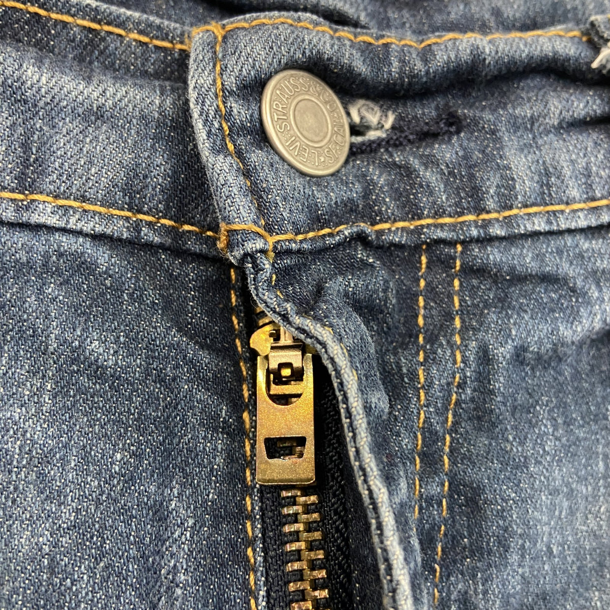 Levi’s　リーバイス　541　デニムパンツ/ジーンズ　ジップフライ　縦落ち　インディゴ　W32サイズ　古着
