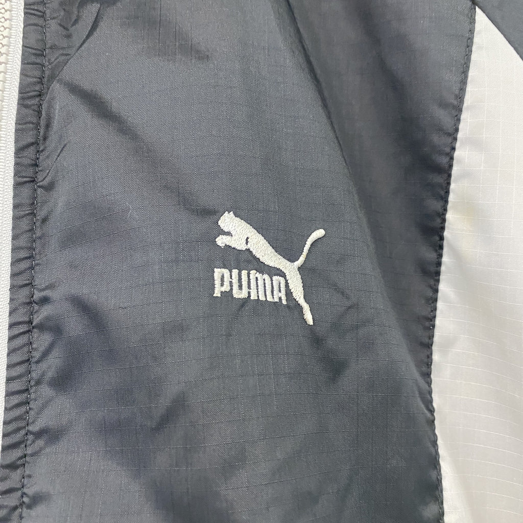 PUMA　プーマ　フルジップナイロンジャケット　黒　ブラック　Mサイズ　古着