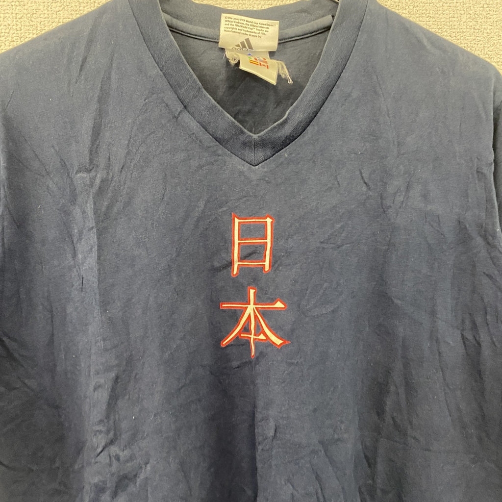00s　adidas　アディダス　FIFAワールドカップ　半袖プリントTシャツ　Vネック　パフォーマンスロゴ　日の丸　漢字プリント　ヴィンテージ　紺　ネイビー　古着