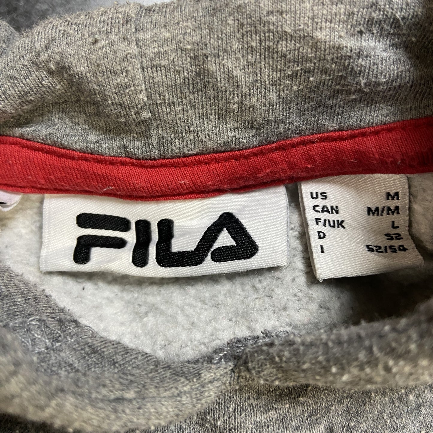 古着 used　FILA フィラ　長袖ロゴプリントパーカー　フード付きトレーナー　グレー　ブラック　秋冬服　Mサイズ