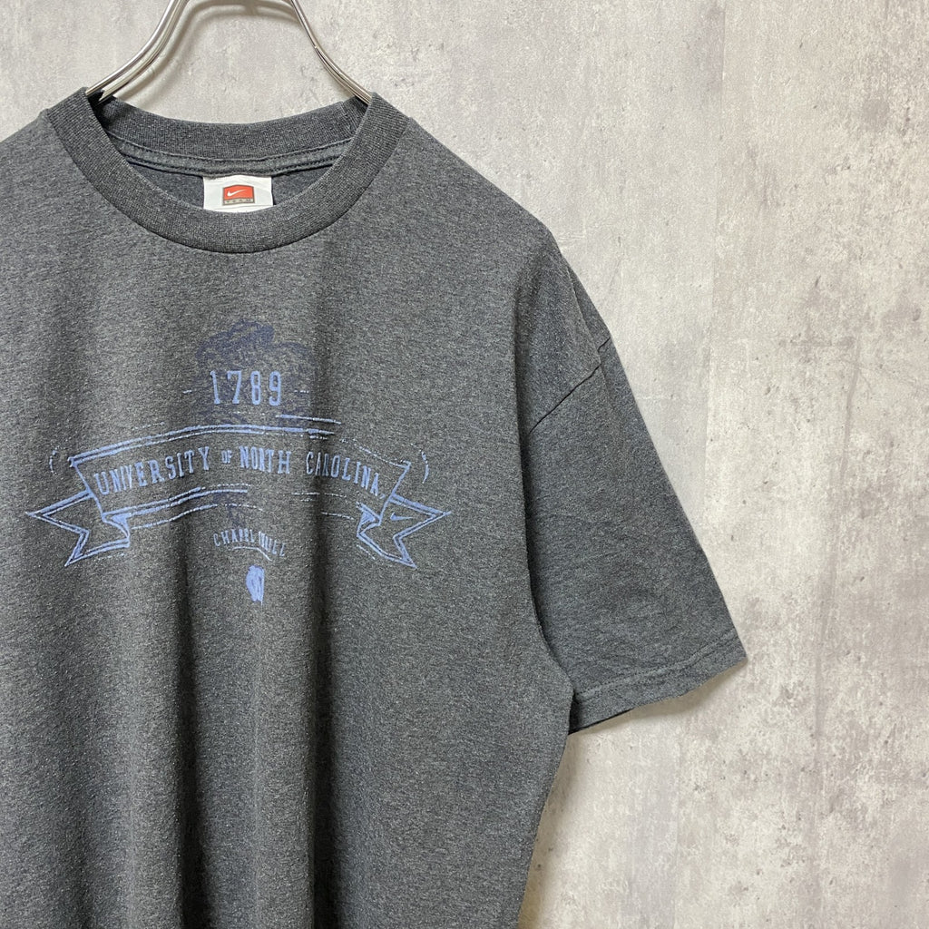 NIKE ナイキ　半袖カレッジプリントTシャツ　ノースカロライナ大学　クルーネック　ダークグレー　Lサイズ　古着