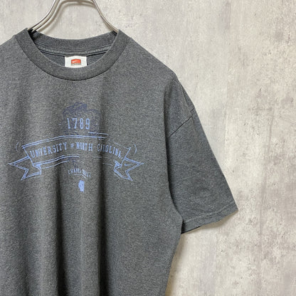 古着 used　NIKE ナイキ　半袖カレッジプリントTシャツ　ノースカロライナ大学　クルーネック　ダークグレー　Ｌサイズ