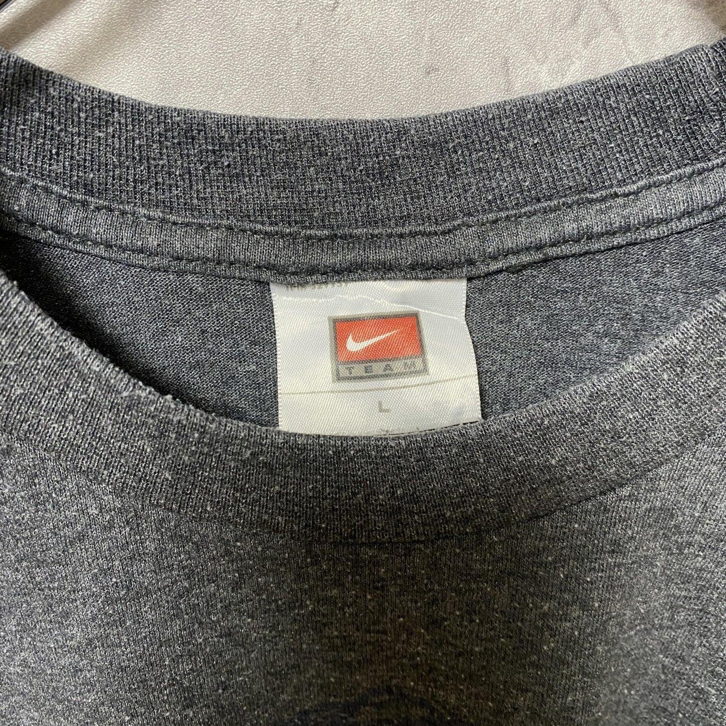 古着 used　NIKE ナイキ　半袖カレッジプリントTシャツ　ノースカロライナ大学　クルーネック　ダークグレー　Ｌサイズ