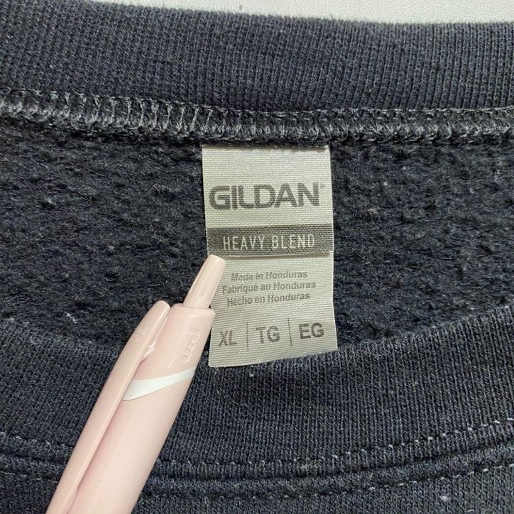 古着 used　GILDAN　ギルダン　長袖クルーネックスウェット　トレーナー　黒　ブラック　秋冬服　ビッグシルエット　XLサイズ