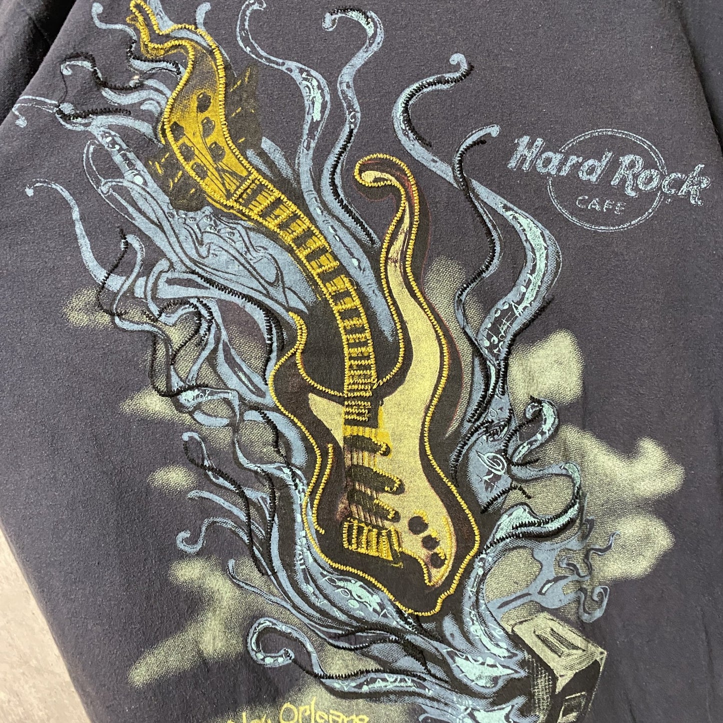 古着 used　Hard Rock CAFE　ハードロックカフェ　半袖刺繍Tシャツ　クルーネック　ギター　ネイビー　Mサイズ