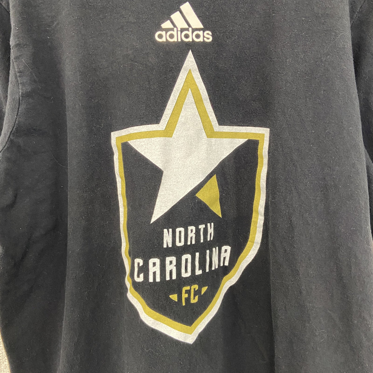 アディダス　半袖プリントTシャツ　ノースカロライナFC　黒　ブラック　クルーネック　XLサイズ　古着