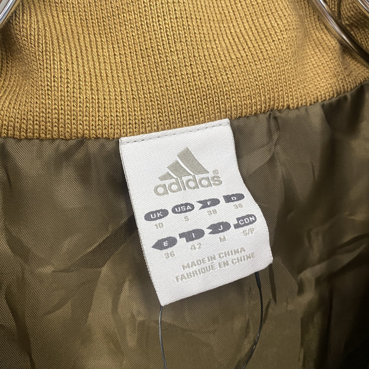 00s　adidas　アディダス　キルティングジャケット　中綿入り　デカロゴ　刺繍ロゴ　ヴィンテージ　茶色　ブラウン　Mサイズ メンズ ポリエステル 古着