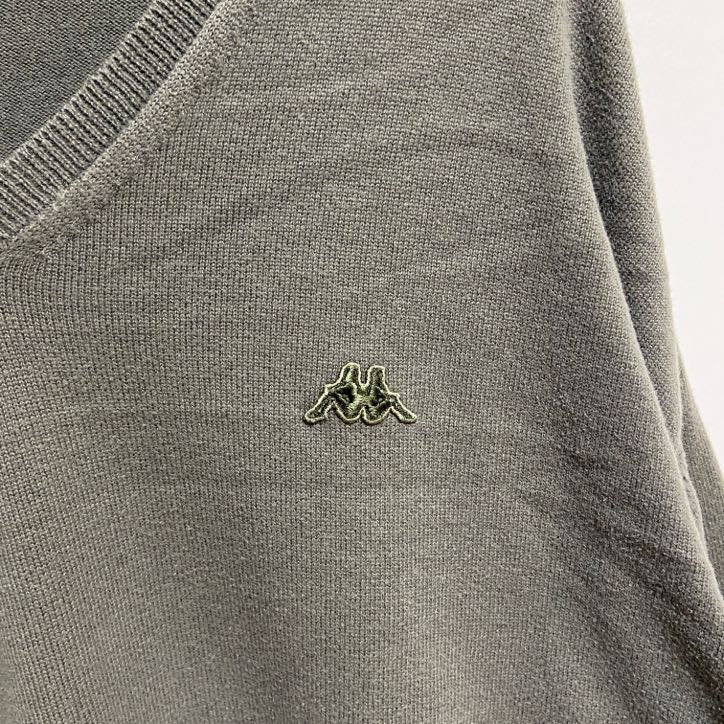 ROBE DI KAPPA　カッパ　長袖Vネックニットセーター　ワンポイント　刺繍ロゴ　灰色　ダークグレー　XXLサイズ　古着