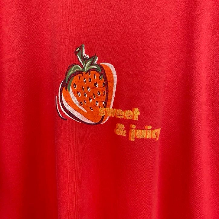 半袖プリントTシャツ　いちご　ストロベリー　フルーツ　赤　レッド　クルーネック　レトロデザイン　古着