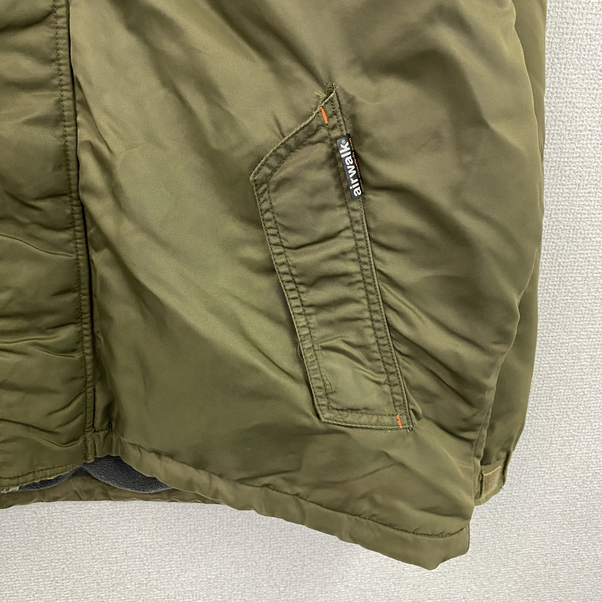 90s　AIR WALK　エアウォーク　フルジップナイロンジャケット　ファー付き　比翼仕立て　カーキ　Mサイズ　　ヴィンテージ　古着