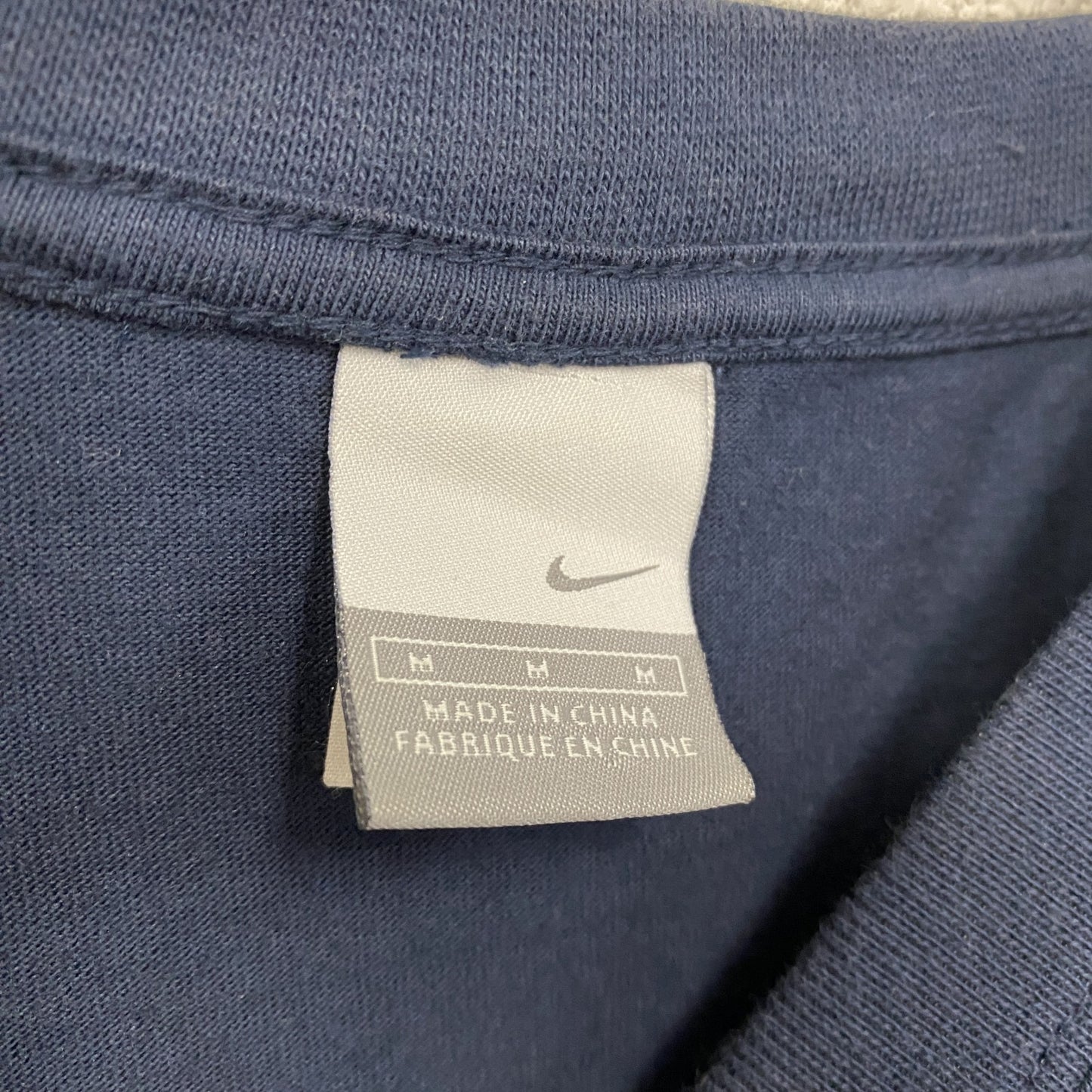 00s　NIKE　半袖Tシャツ　ヴィンテージ　ワンポイント刺繡ロゴ　紺　ネイビー　Mサイズ