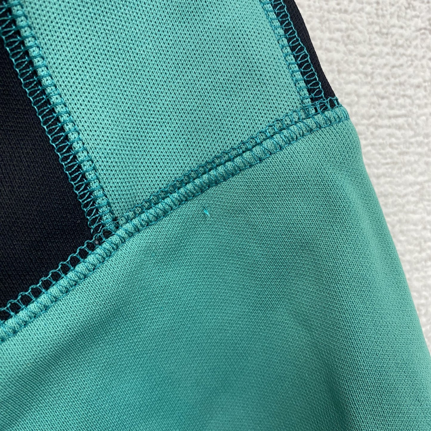 ～90s　adidas EQUIPMENT　アディダス　ハーフジップトラックジャケット/ジャージ　フロッキープリント　デカロゴ　パフォーマンスロゴ　ブラック　Ｍサイズ