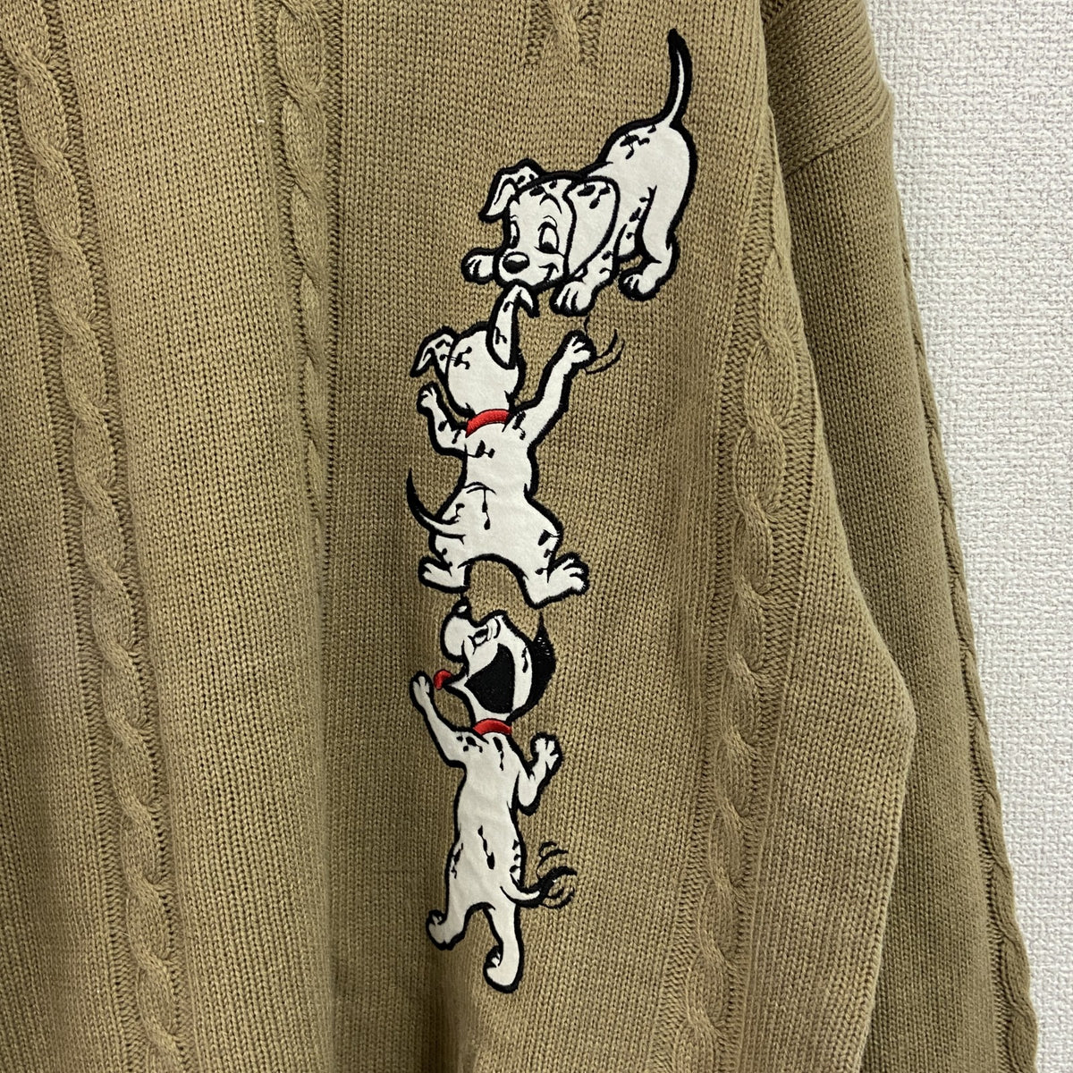 ～90s　Walt Disney　ウォルト ディズニー　101匹わんちゃん　キャラクターニットセーター　ベージュ　　ヴィンテージ　古着