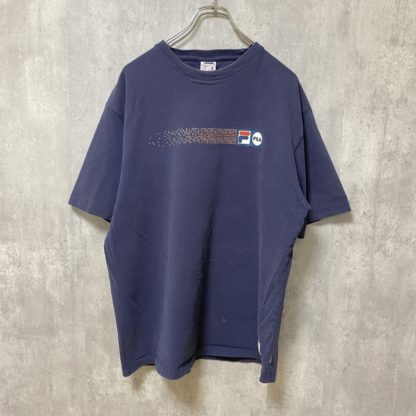 古着 used　FILA　フィラ　半袖プリントTシャツ　クルーネック　スポーティー　レトロデザイン　紺　ネイビー　Lサイズ