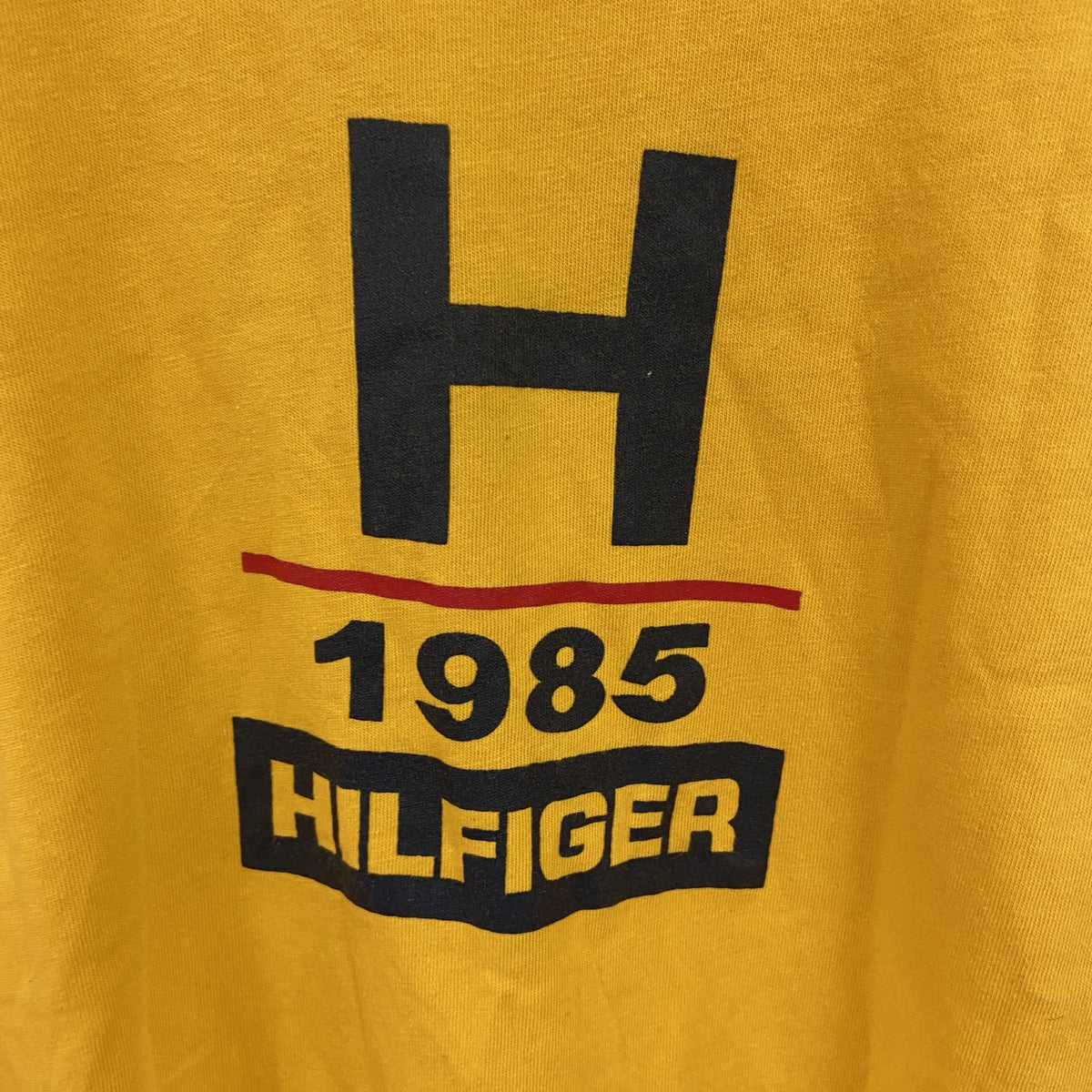 TOMMY HILFIGER　トミーヒルフィガー　半袖プリントTシャツ　黄色　イエロー　XSサイズ カットソー メンズ コットン 古着