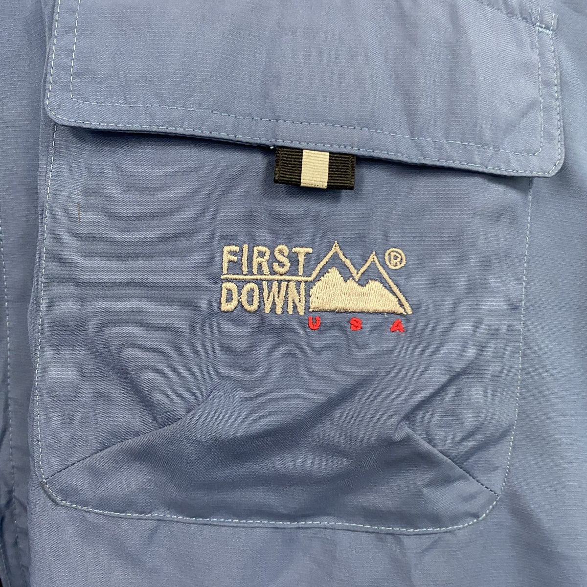 FIRST DOWN USA　ファーストダウン　フィッシングジャケット　刺繍ロゴ　フラップポケット　ジップポケット　青　ブルー　Lサイズ メンズ ポリエステル 古着
