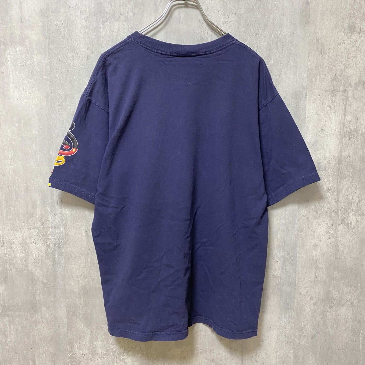 古着 used　Disney　ディズニー　半袖公式ワンポイントプリントTシャツ　ミッキー　キャラクター　紺　ネイビー　Lサイズ