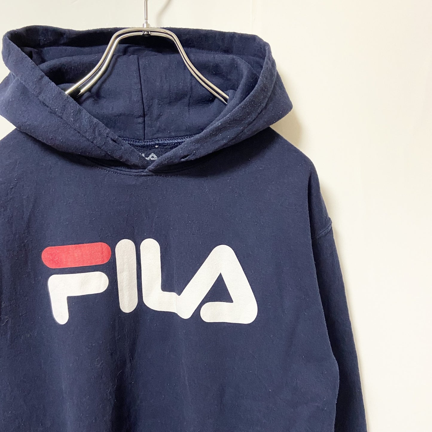 古着 used　FILA フィラ　長袖ロゴプリントパーカー　スウェット　プルオーバー　ネイビー　紺　秋冬服　Sサイズ