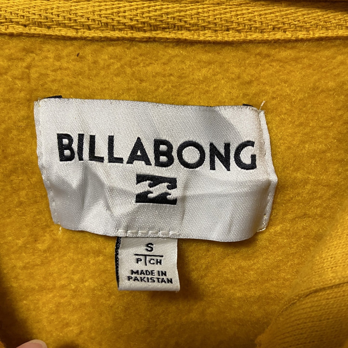 古着 used　BILLABONG ビラボン　長袖ロゴプリントパーカー　スウェット　プルオーバー　黄色　イエロー　Sサイズ