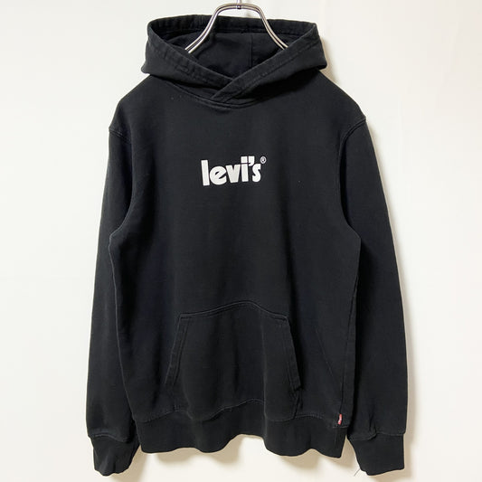 古着 used　Levi’s リーバイス　長袖ロゴプリントパーカー　スウェット　プルオーバー　秋冬服　黒　ブラック　XSサイズ