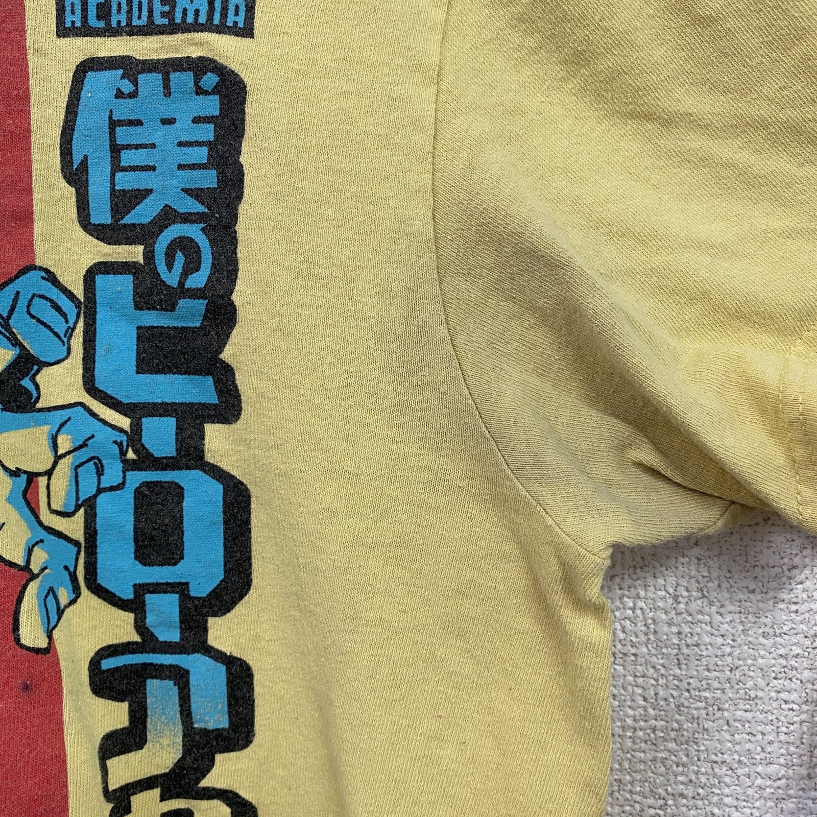 僕のヒーローアカデミア　半袖アニメプリントTシャツ　ジャンプ　レトロ　クルーネック　黄色　イエロー　Mサイズ　　古着