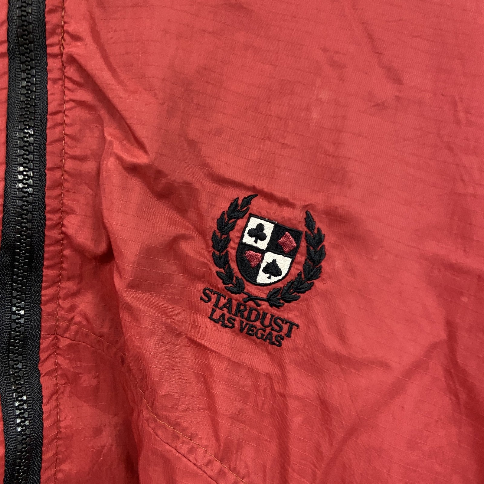 ～90s　HILTON　ヒルトン　ウインドブレーカー　フルジップジャケット　ヴィンテージ　赤　レッド　XLサイズ　古着