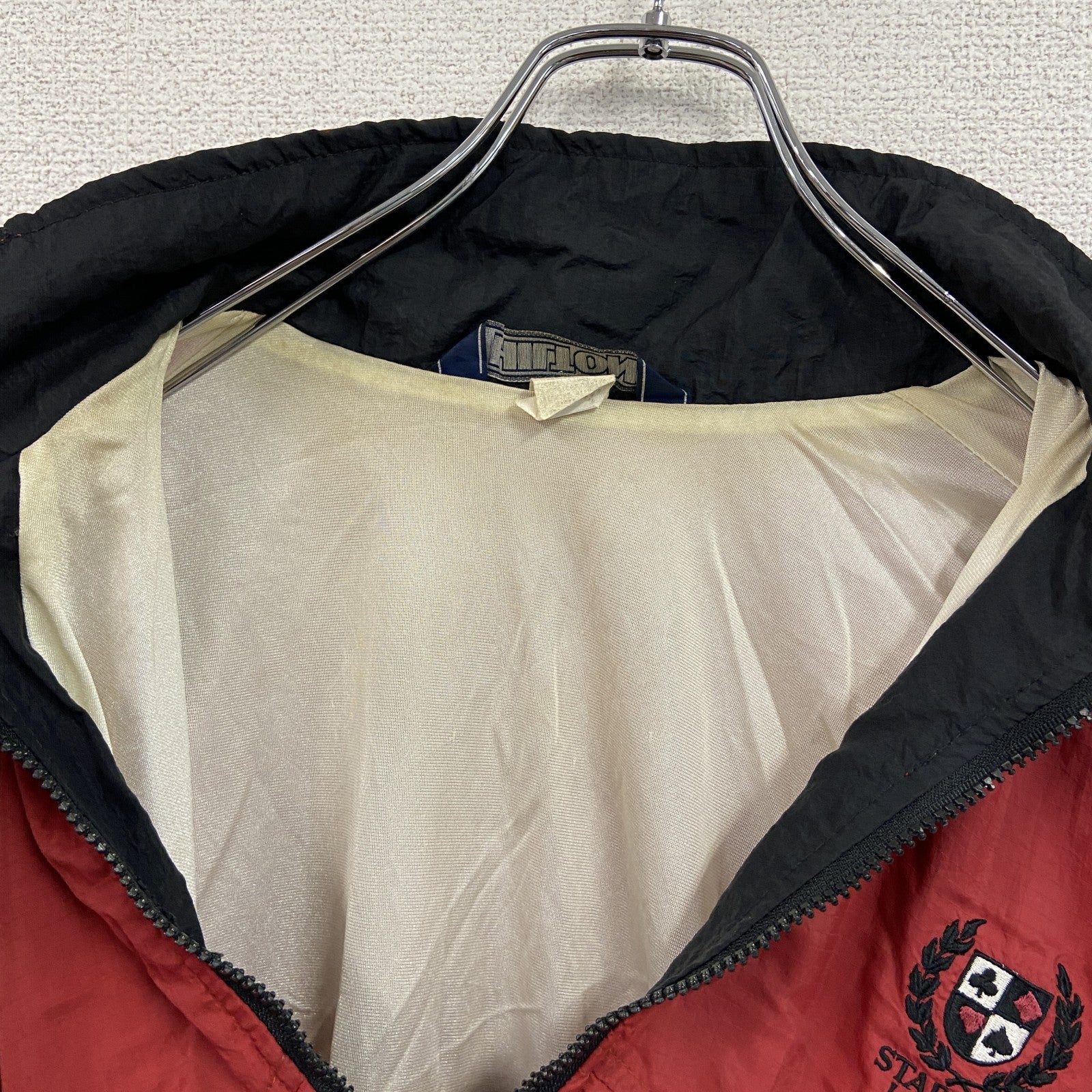 ～90s　HILTON　ヒルトン　ウインドブレーカー　フルジップジャケット　ヴィンテージ　赤　レッド　XLサイズ　古着