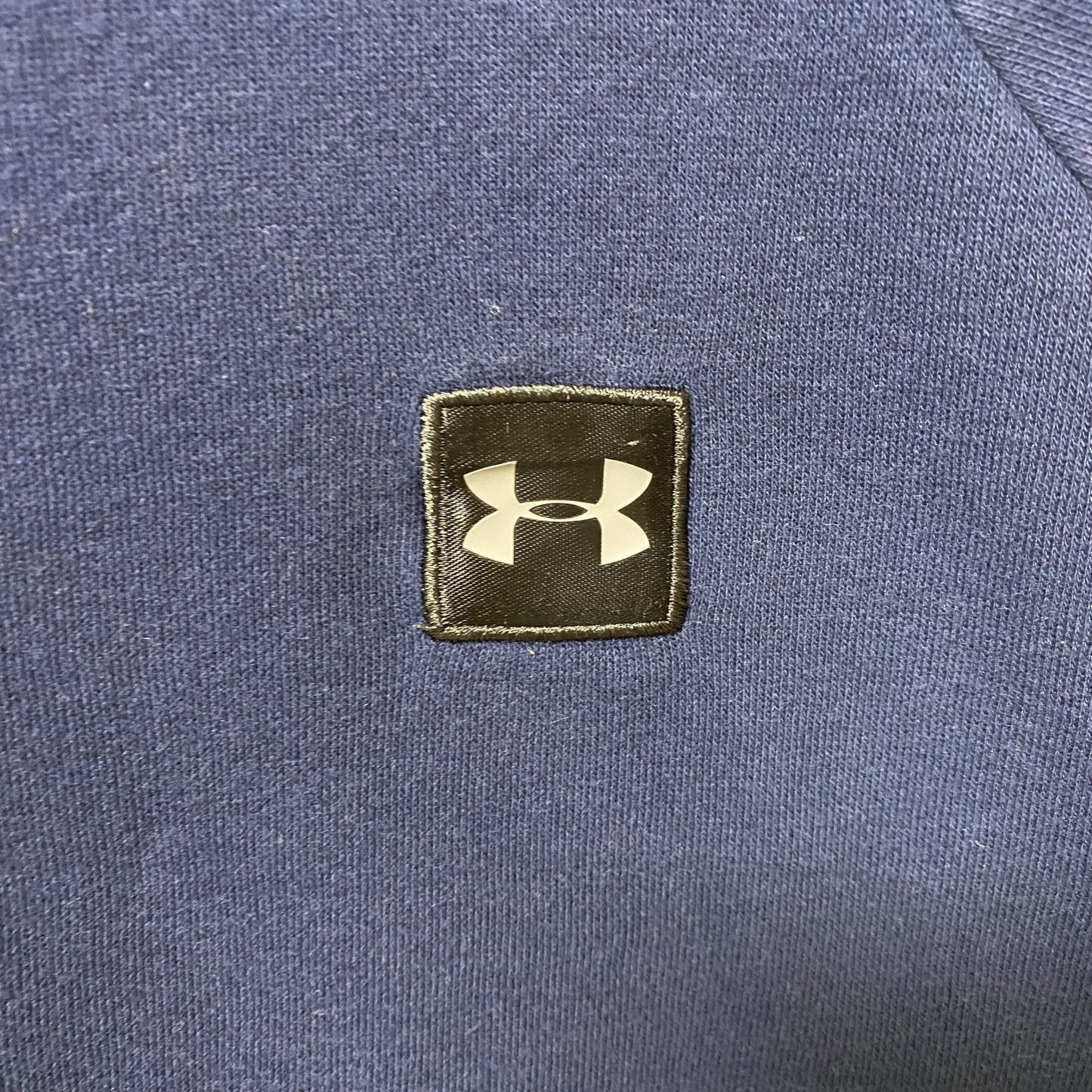 古着 used　UNDERARMOUR　アンダーアーマー　長袖クルーネックスウェット　トレーナー　ネイビー　秋冬服　Lサイズ