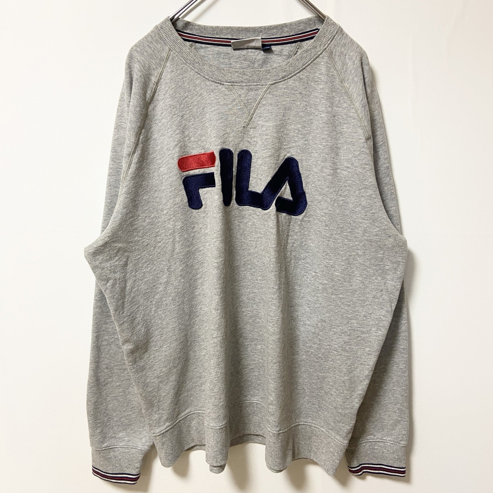 FILA　フィラ　スウェット/トレーナー　ラグランスリーブ　前V　デカロゴ　クルーネック　灰色　グレー　XXLサイズ　古着