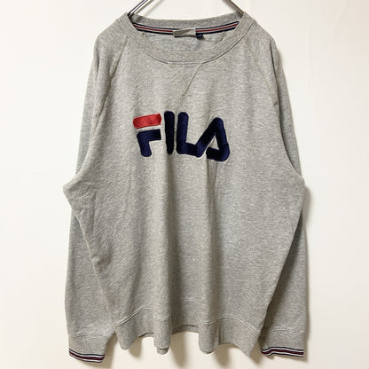 古着 used　FILA フィラ　長袖ロゴ刺繍スウェット　トレーナー　ラグラン　グレー　灰色　ビックシルエット　XXLサイズ