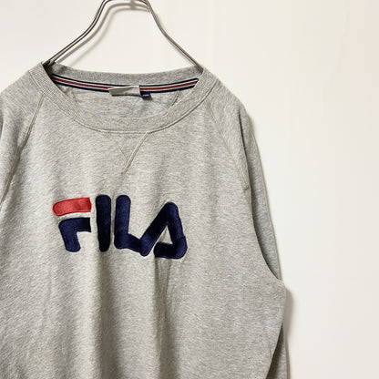 古着 used　FILA フィラ　長袖ロゴ刺繍スウェット　トレーナー　ラグラン　グレー　灰色　ビックシルエット　XXLサイズ