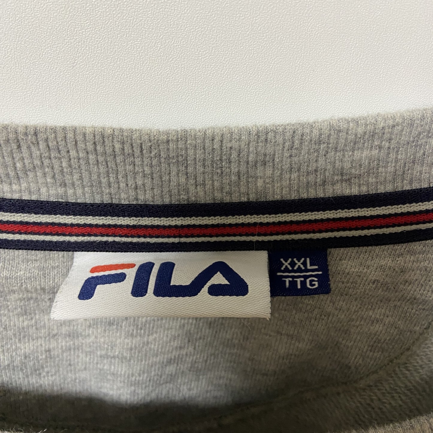 古着 used　FILA フィラ　長袖ロゴ刺繍スウェット　トレーナー　ラグラン　グレー　灰色　ビックシルエット　XXLサイズ