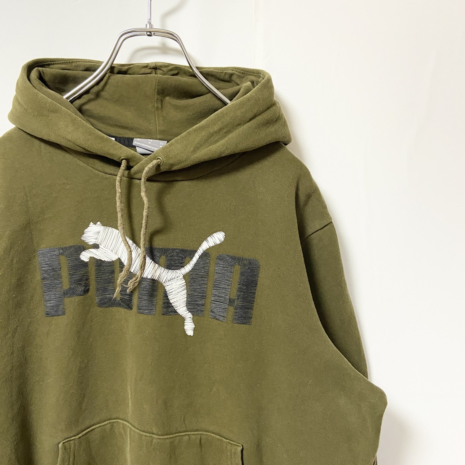 puma プーマ　長袖ロゴプリントパーカー　フード付きスウェット　プルオーバー　カーキ　Mサイズ　古着