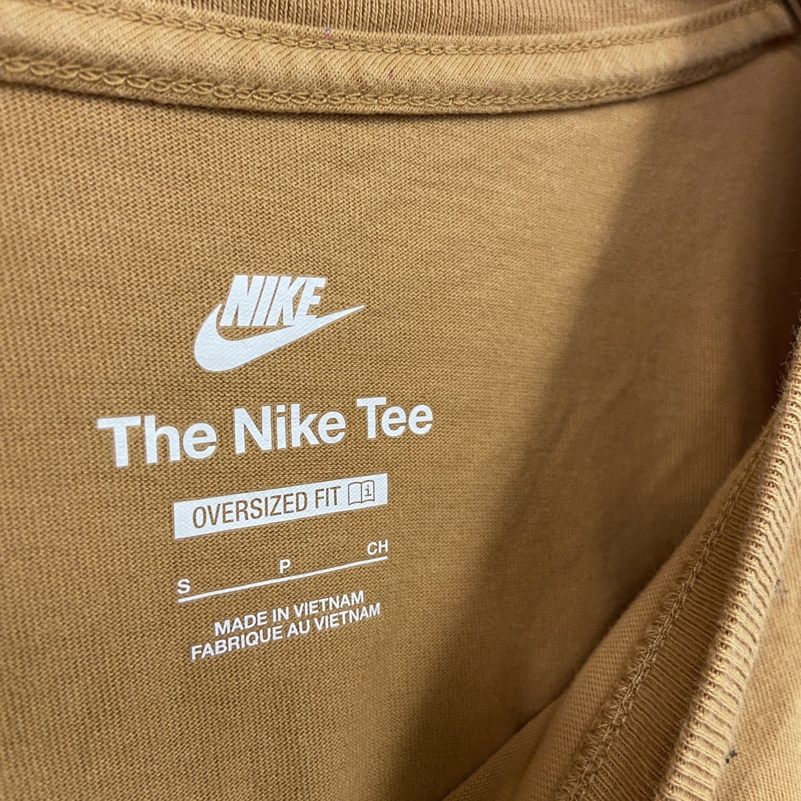 NIKE　ナイキ　半袖プリントTシャツ　ペインティングデザイン　からし色　Sサイズ　古着