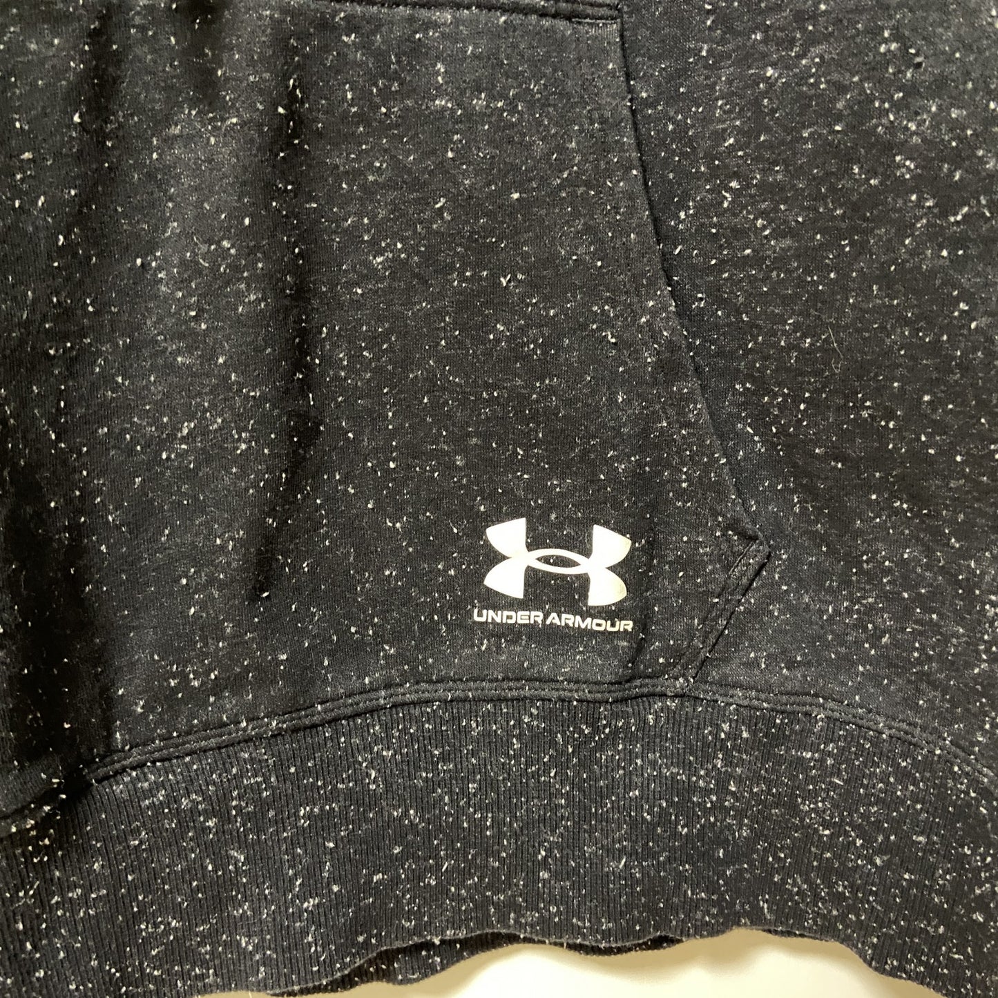 古着 used　UNDER ARMOUR アンダーアーマー　長袖ロゴプリントパーカー　スウェット　プルオーバー　黒　Lサイズ