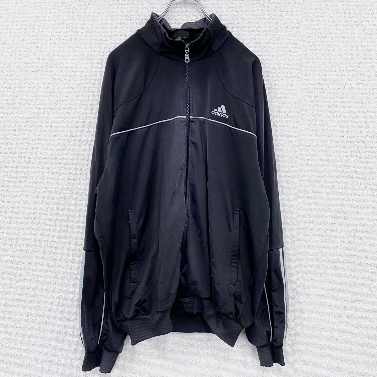 adidas　アディダス　トラックジャケット/ジャージ　パフォーマンスロゴ　黒　ブラック　42サイズ　古着