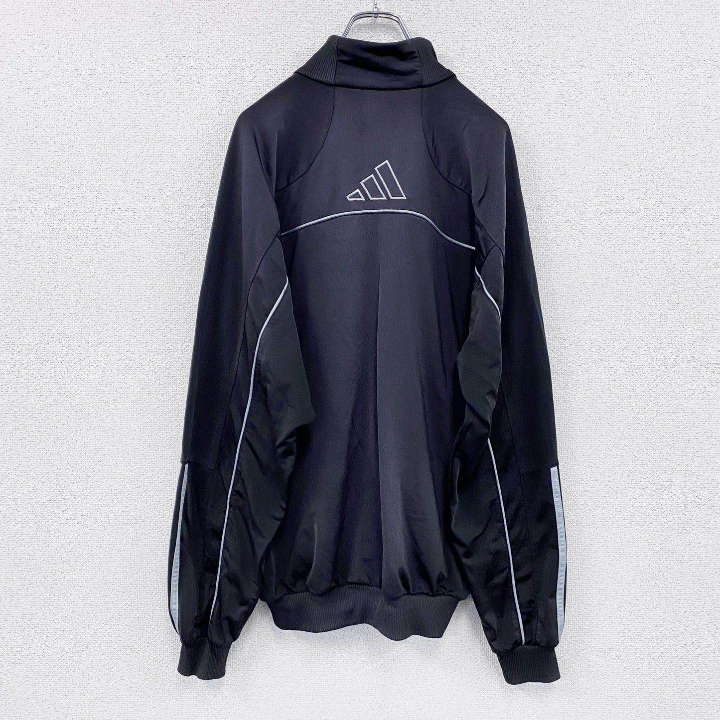 adidas　アディダス　トラックジャケット/ジャージ　パフォーマンスロゴ　黒　ブラック　42サイズ