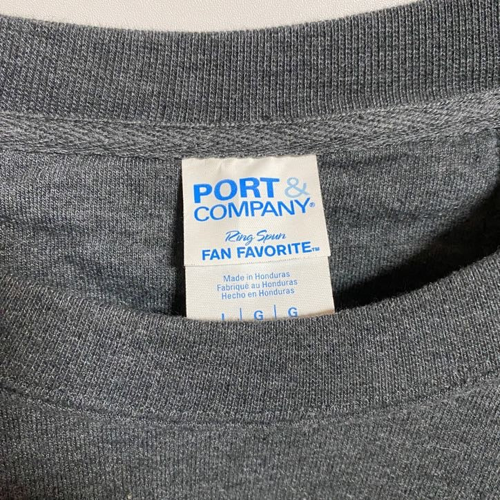 古着 used　PORT＆COMPANY　長袖プリントスウェット　トレーナー　ワイン　ダークグレー　秋冬服　Lサイズ