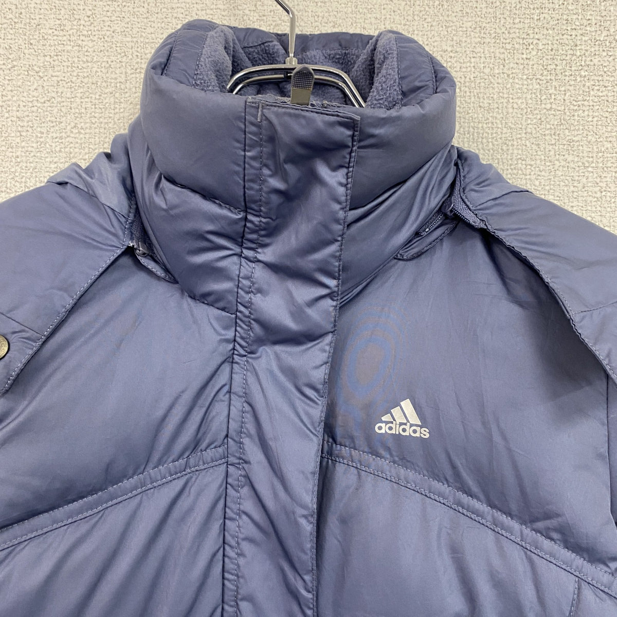 adidas　アディダス　フード付きダウンジャケット　比翼仕立て　パフォーマンスロゴ　青　ブルー　Sサイズ　古着