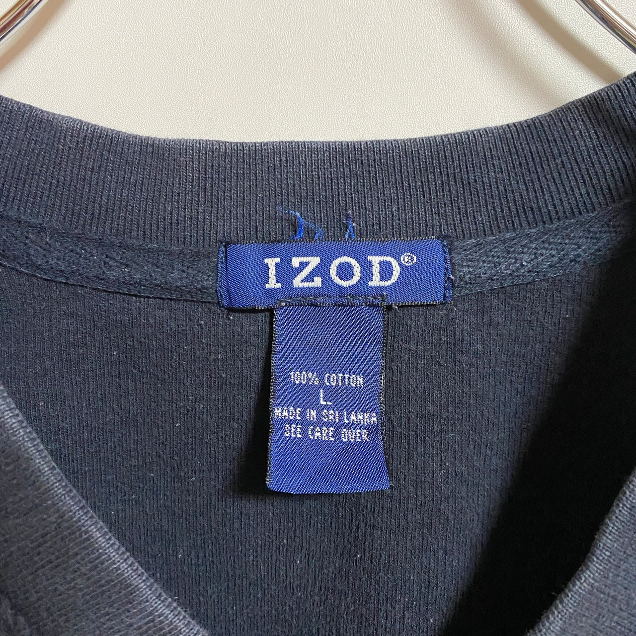 古着 used　IZOD アイゾッド　Vネックコットンベスト　ワンポイントロゴ刺繍　ネイビー　紺色　シンプル　Lサイズ