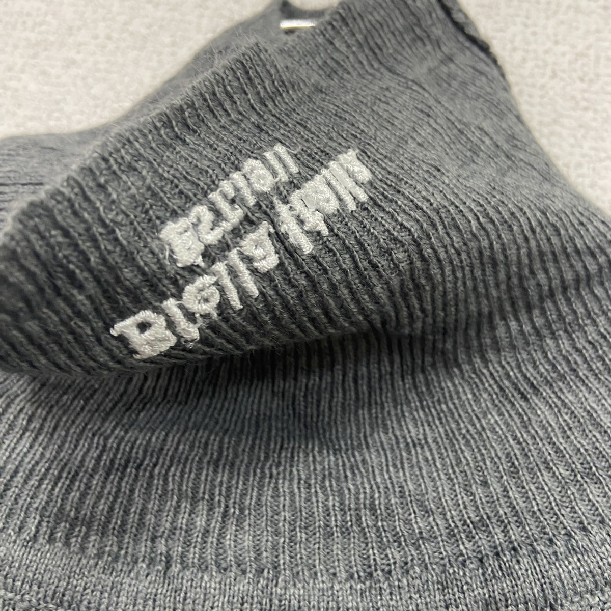 FILA　フィラ　ニットセーター　タートルネック　ハイネック　チェック柄　刺繍ロゴ　スポーツミックス　灰色　グレー　古着