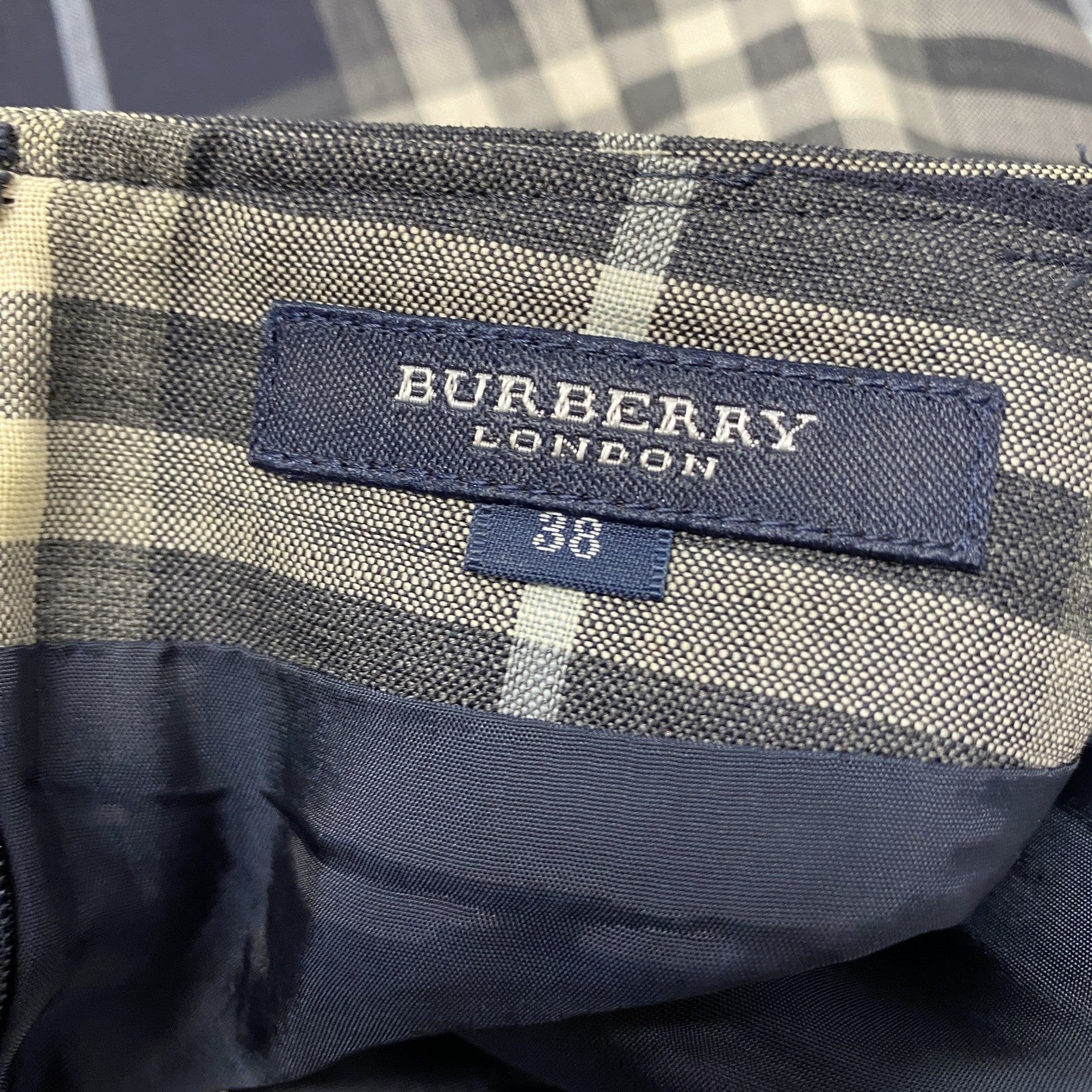 BURBERRY LONDON　バーバリーロンドン　ボックスプリーツスカート　チェック柄　紺　ネイビー　38サイズ　　古着