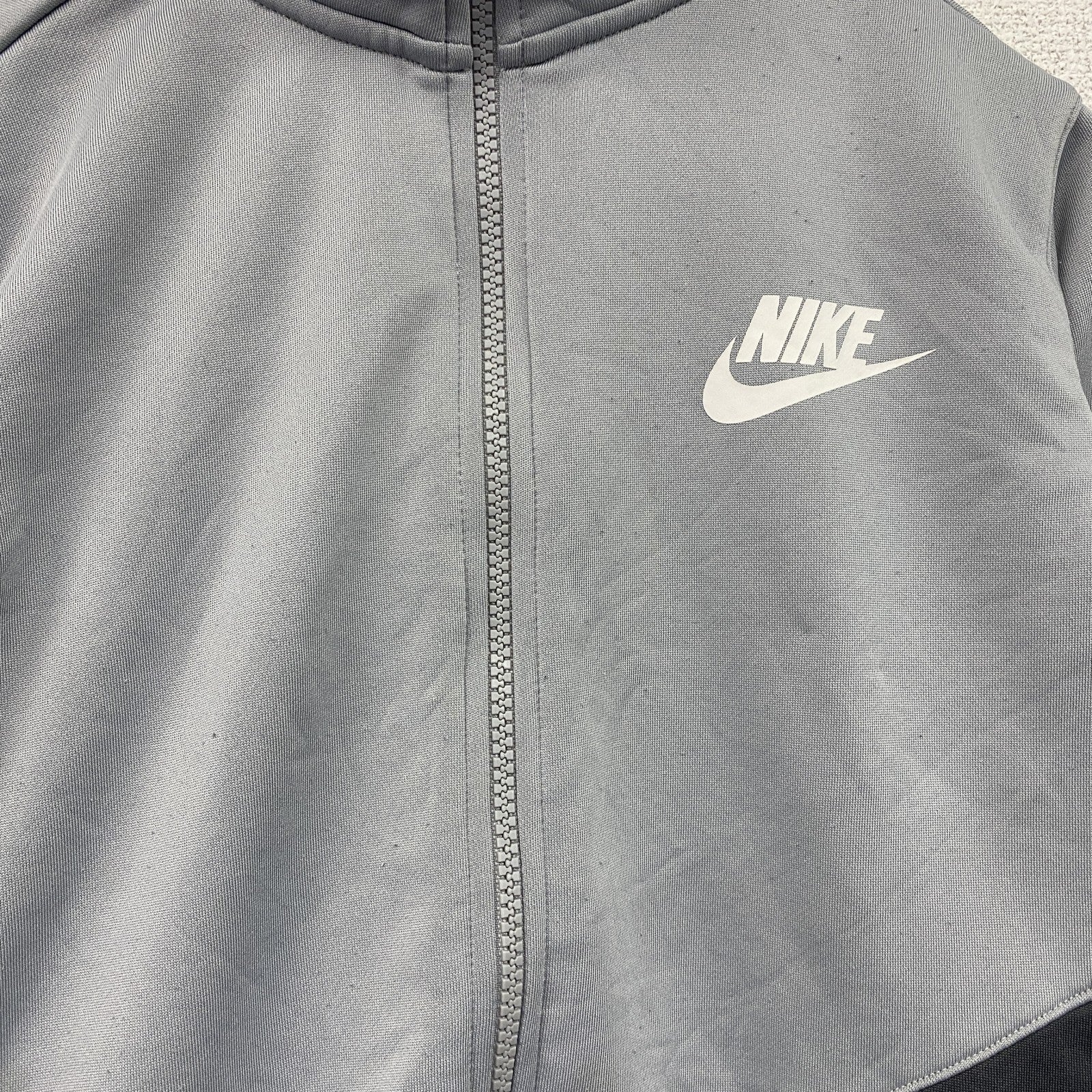 NIKE　ナイキ　トラックジャケット/ジャージ　デカロゴ　灰色　グレー　Lサイズ　古着