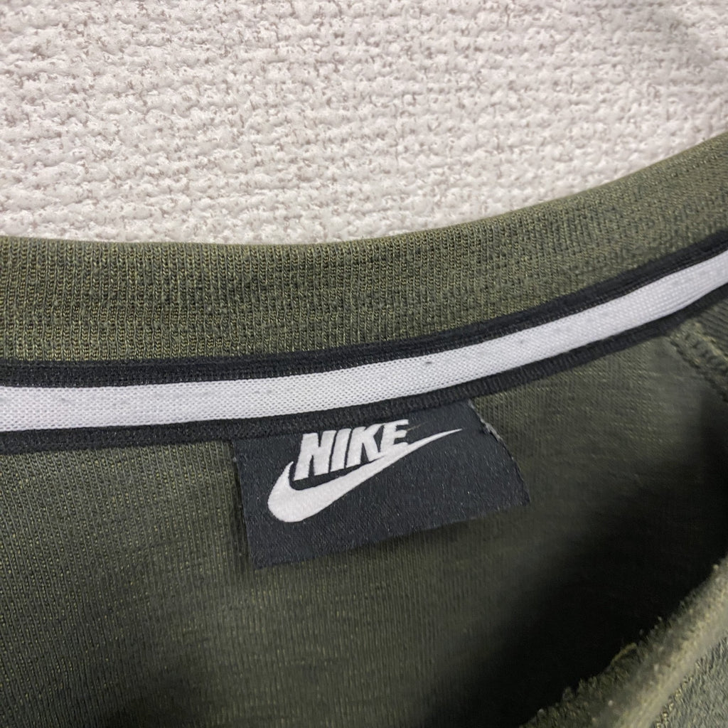 NIKE　ナイキ　スウェット/トレーナー　前V　ポケット付き　ラグランスリーブ　カーキ　XLサイズ　古着